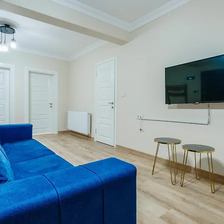 Comfy Flat With Balcony In