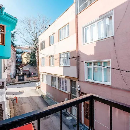 Apartment Comfy Flat With Balcony In Bursa
